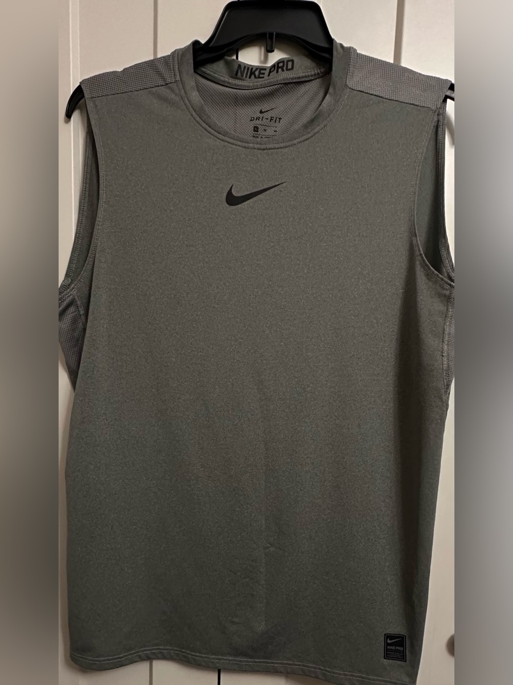 NIKE PRO Men's Fitted Dri-FIT Sleeveless Training Top XL (0053)